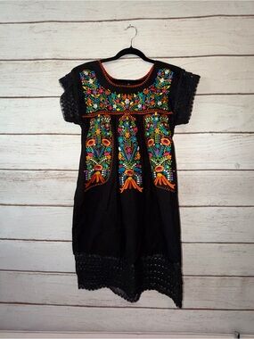Mexican Embroidered Dress Black Floral Boho Tunic Lace Hem Small Medium